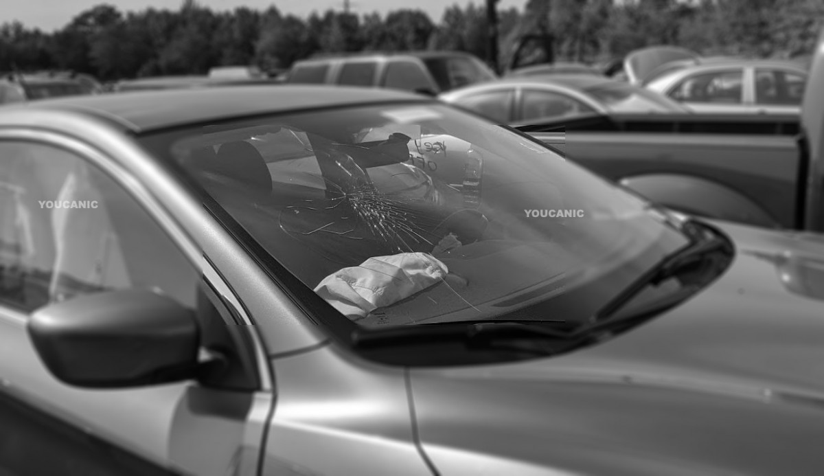 DAMAGED WINDSHIELD AND WHAT TO DO TO AVOID MORE DAMAGE