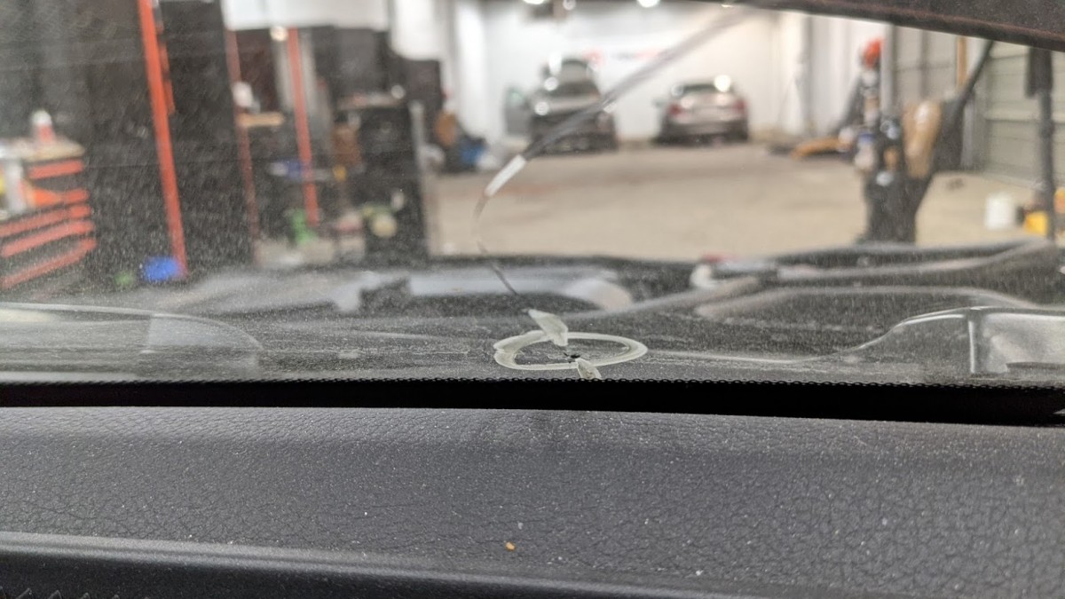 best auto glass repair near me cracked windshield YOUCANIC