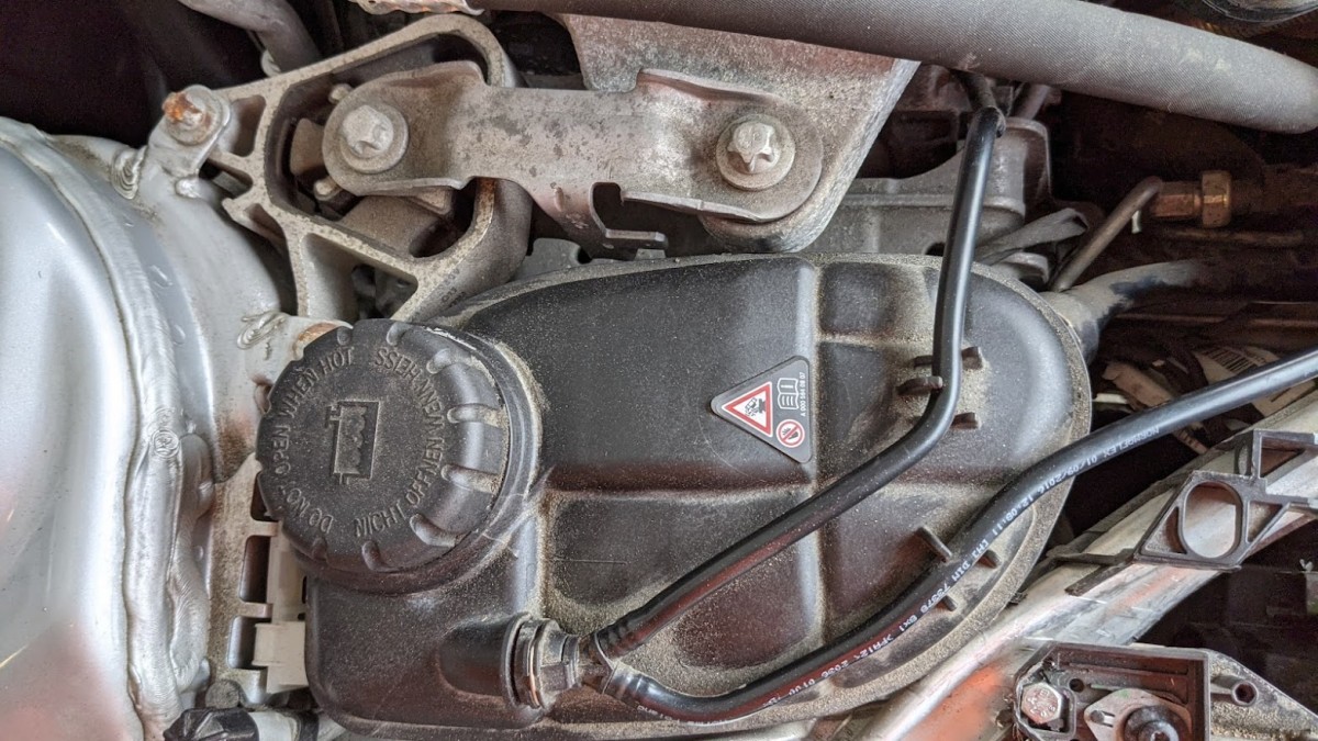 check Mercedes engine cooling level