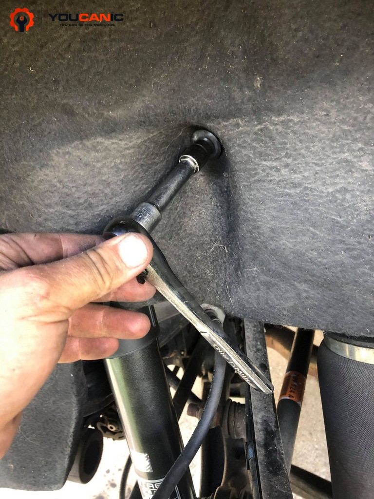 R-Class W251 Rear Shock Strut Replacement