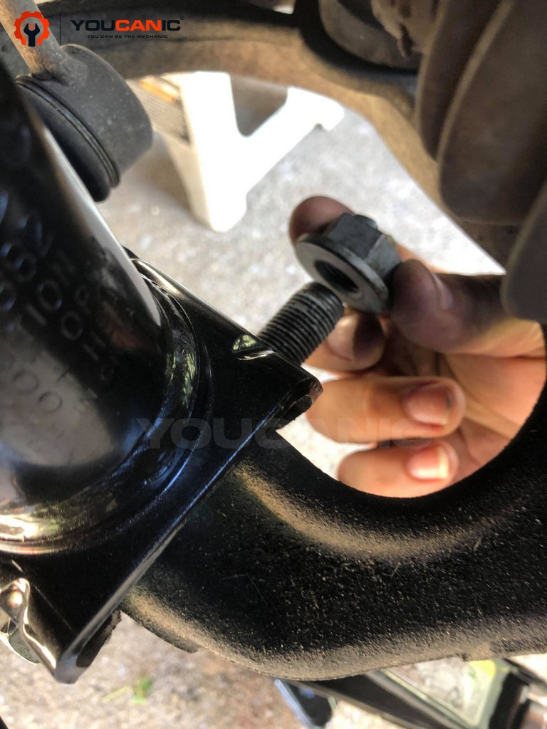 R-Class W251 Rear Shock Strut Replacement