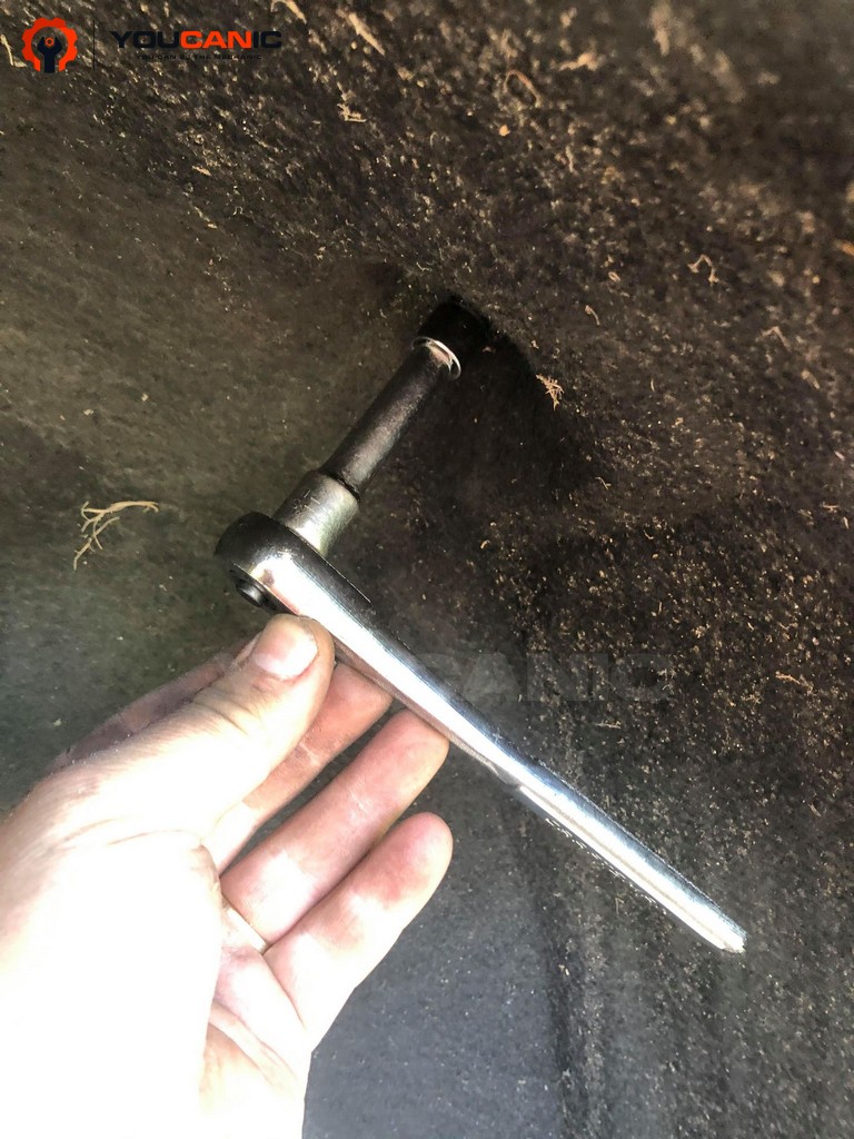 R-Class W251 Rear Shock Strut Replacement