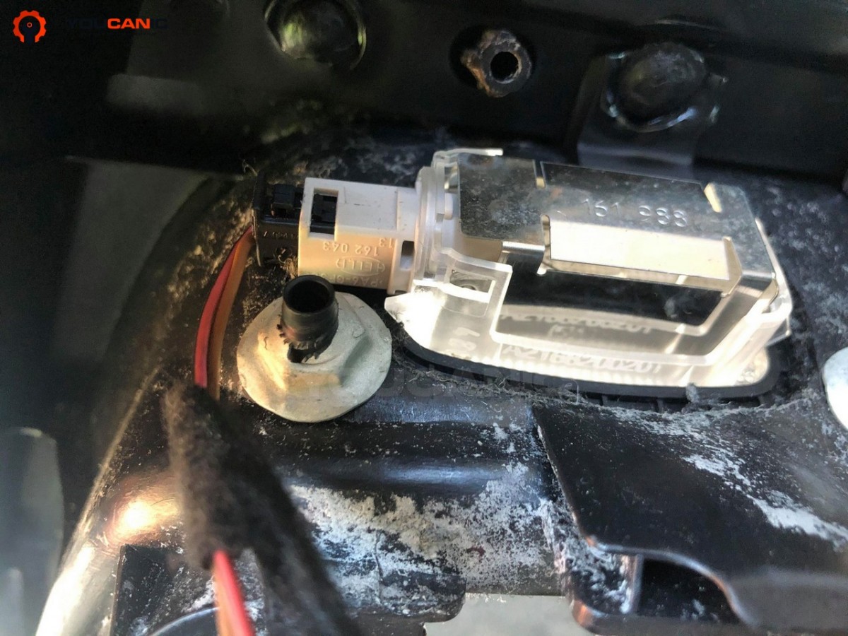 R-Class W251 Rear Shock Strut Replacement