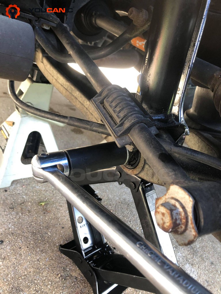 R-Class W251 Rear Shock Strut Replacement