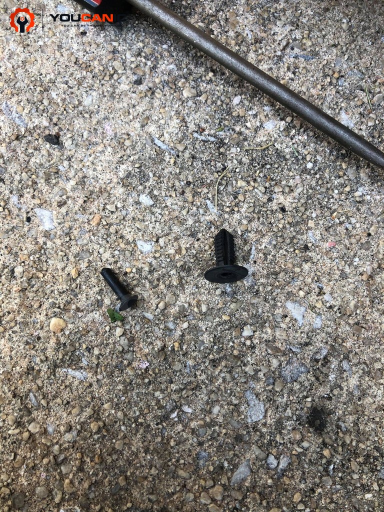 R-Class W251 Rear Shock Strut Replacement