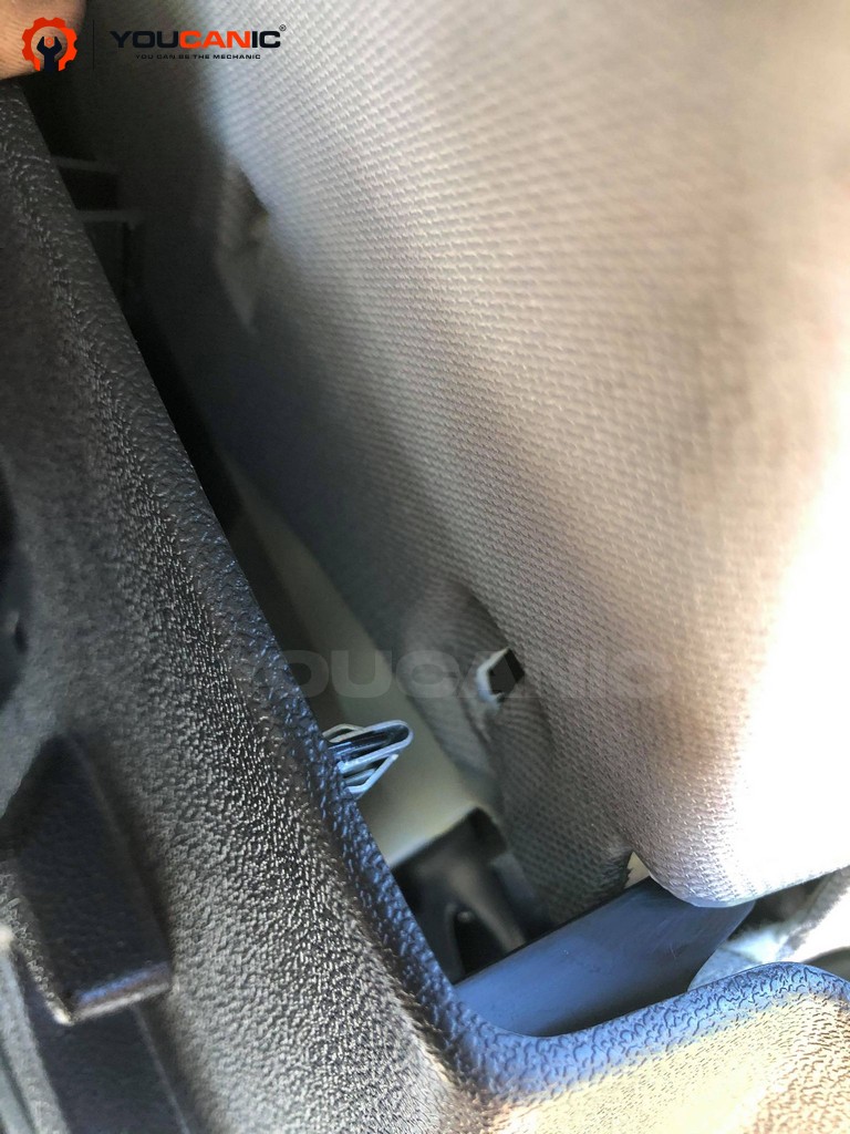R-Class W251 Rear Shock Strut Replacement
