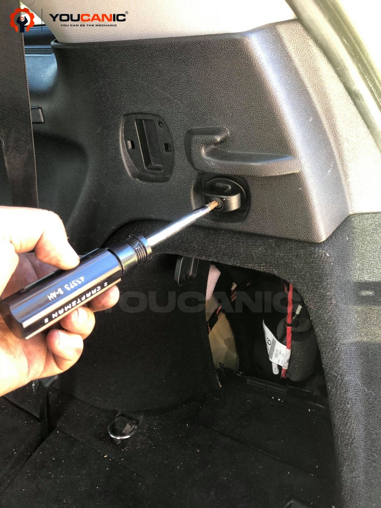 R-Class W251 Rear Shock Strut Replacement