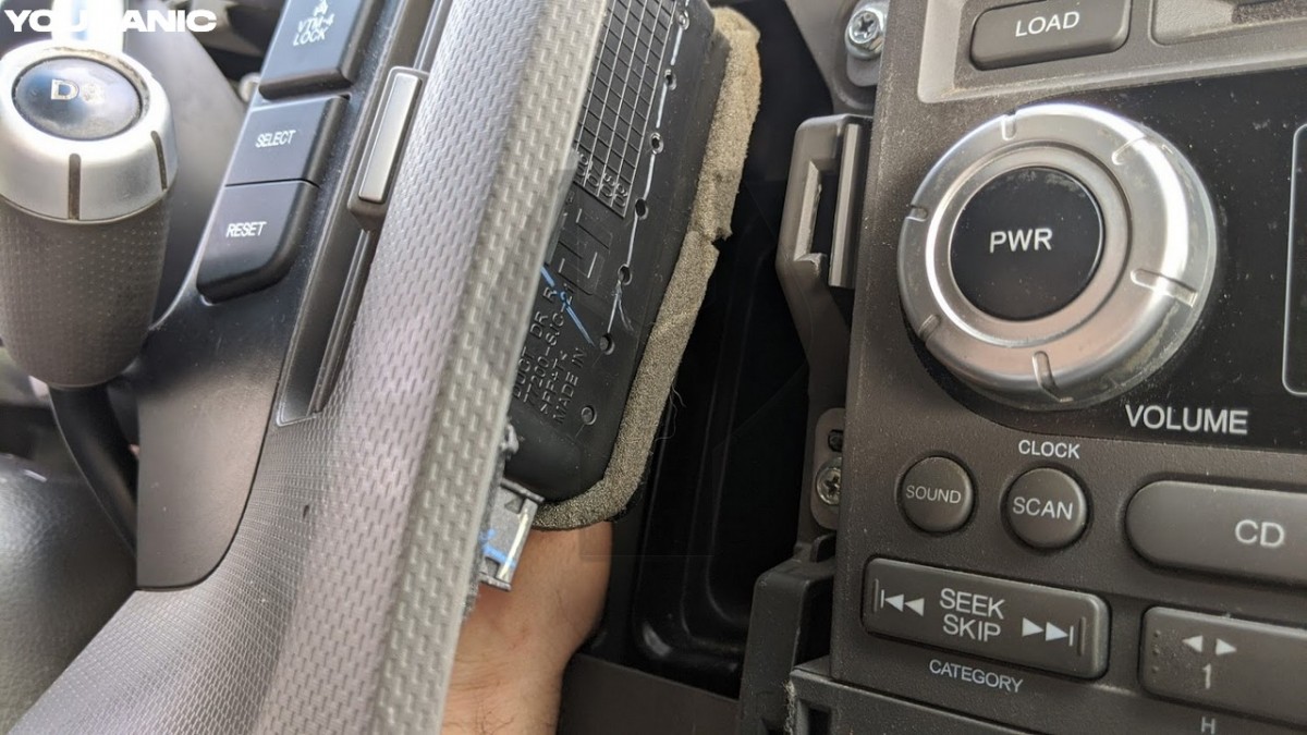 Honda Ridgeline Radio Trim Removal