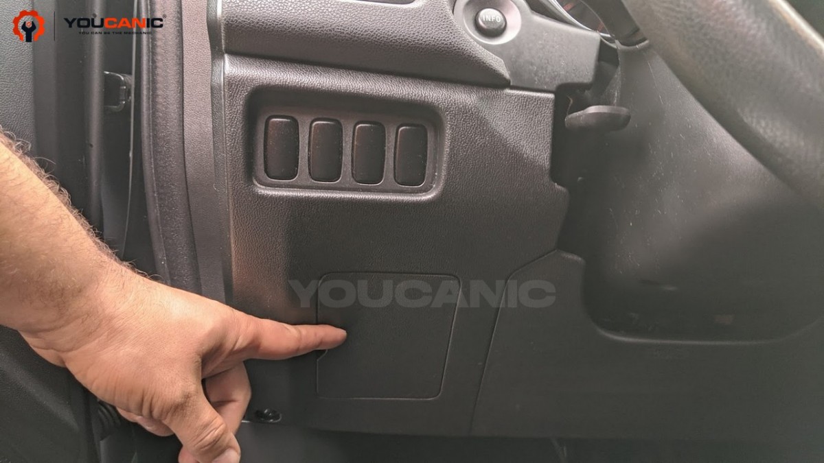 Mitsubishi outlander sport fuses