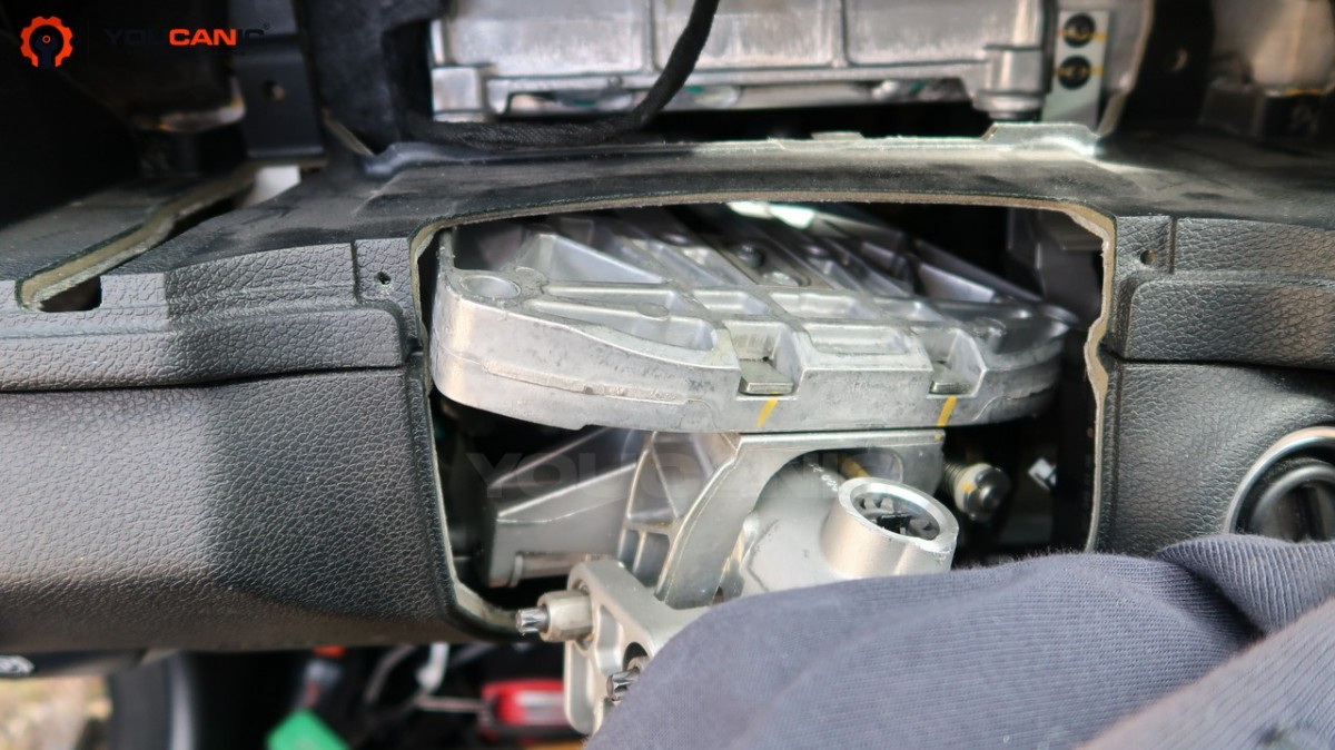 Mercedes C300 won't start, remove and replace ignition lock