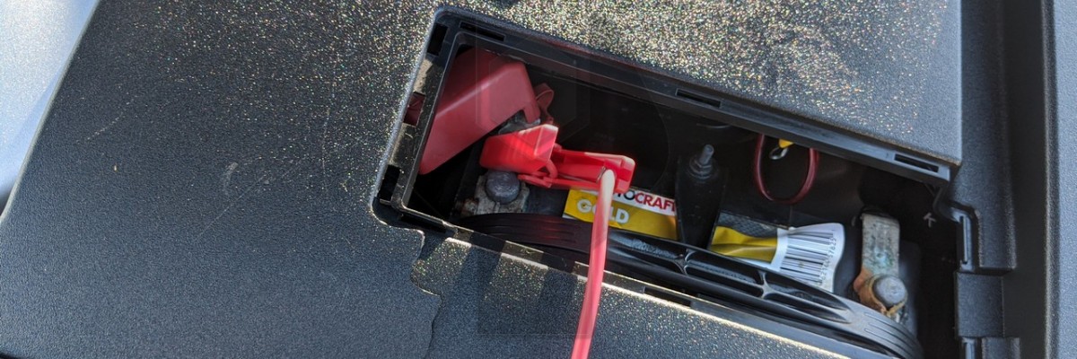 How to charge Lexus battery
