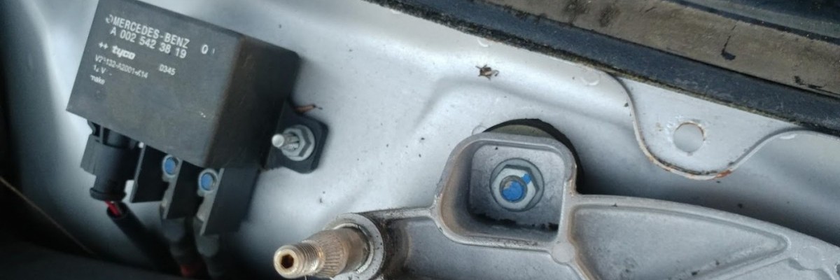 Mercedes-Benz Auxiliary Battery Relay Replacement | K57/2