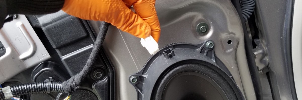 How to Change Nissan Door Speaker
