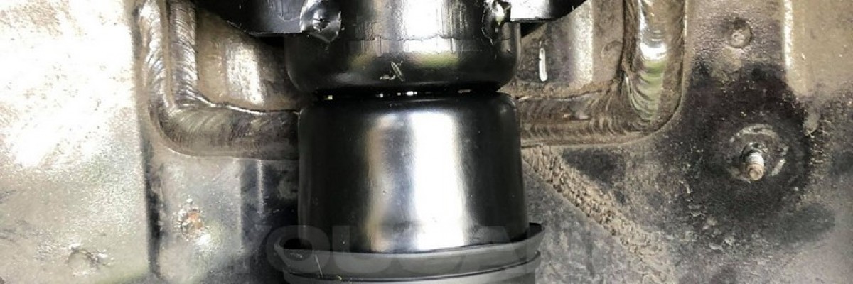 How to Change Rear Struts on a Mercedes R-Class w251