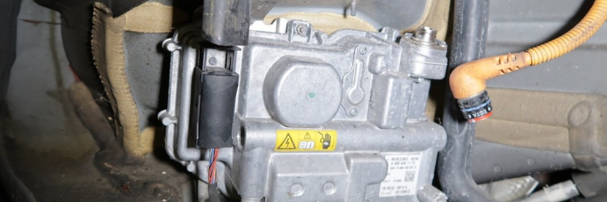 Mercedes-Benz Hybrid DC/DC Converter Replacement