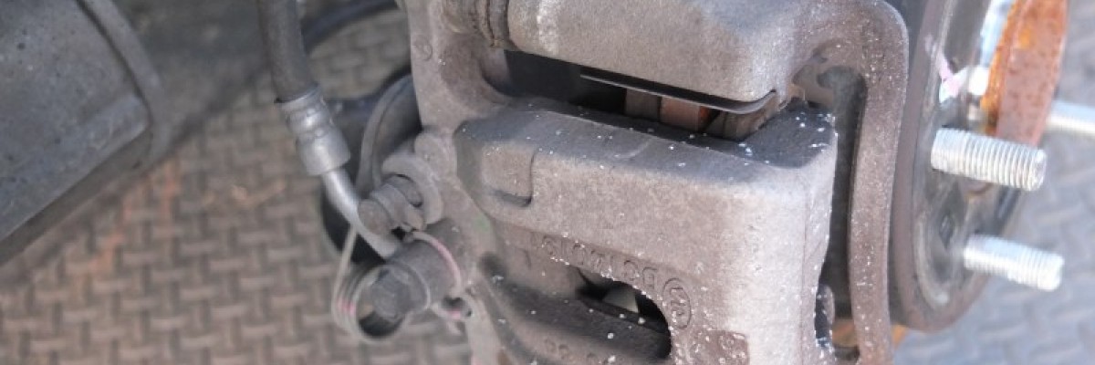 Hyundai Elantra Rear Brake Pads Replacement