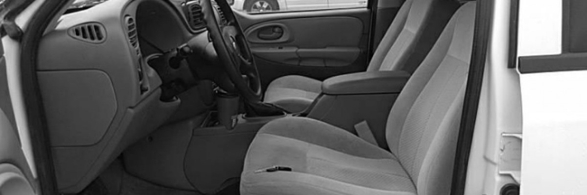 2002-2009 Chevrolet Trailblazer | GMC Envoy Fuse Box Location