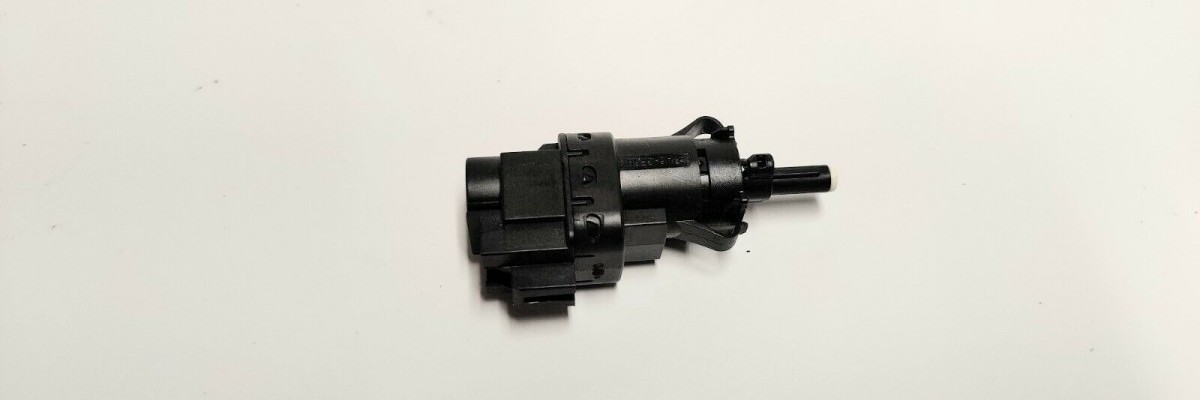 Volvo Brake Light Switch Symptoms | Replacement Guide