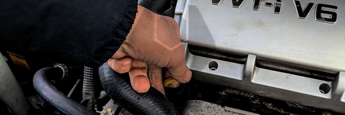 How to Check Lexus Engine Oil Level