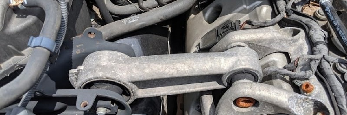 Porsche Engine Torque Arm (Rod) Replacement