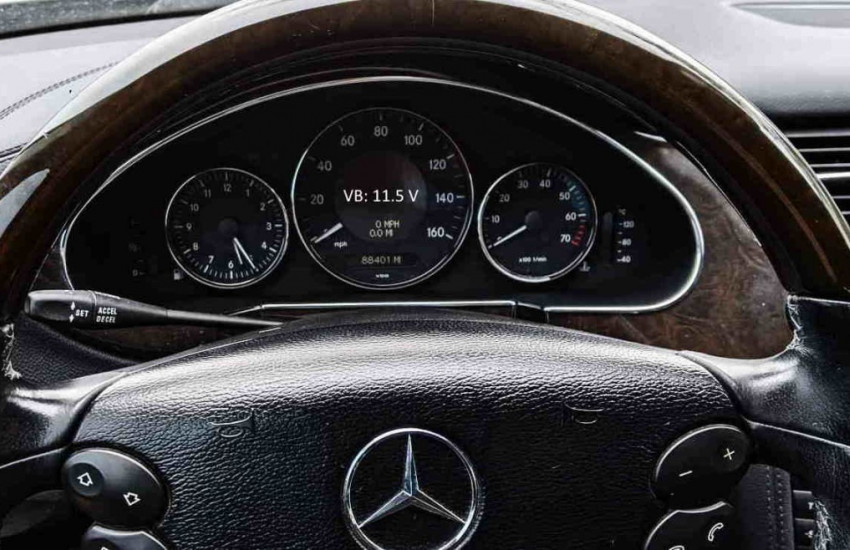 How to Check Mercedes Battery / Alternator Voltage