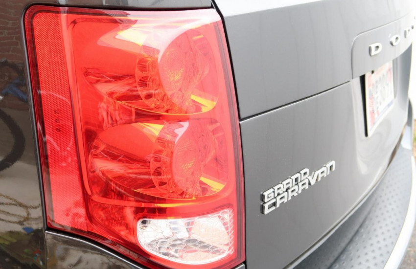 How to Change Tail Light Assembly on Dodge Grand Caravan