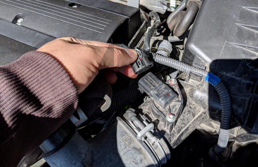Mitsubishi Mass Air Flow Sensor Replacement