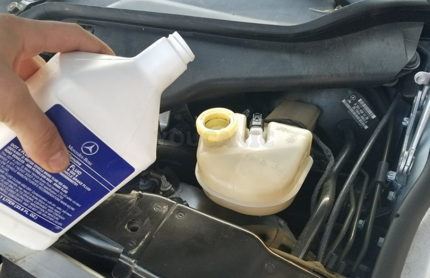 Best Mercedes-Benz Brake Fluid