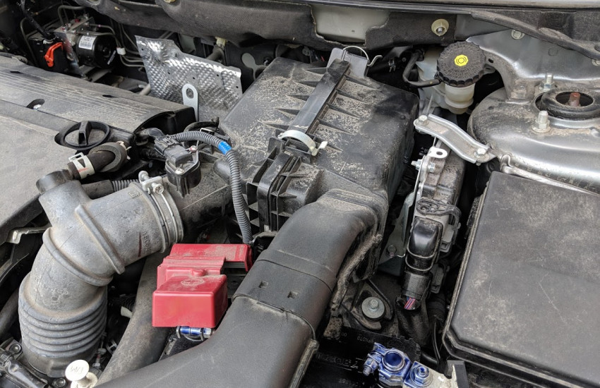 How to Change Engine Air Filter on a Mitsubishi