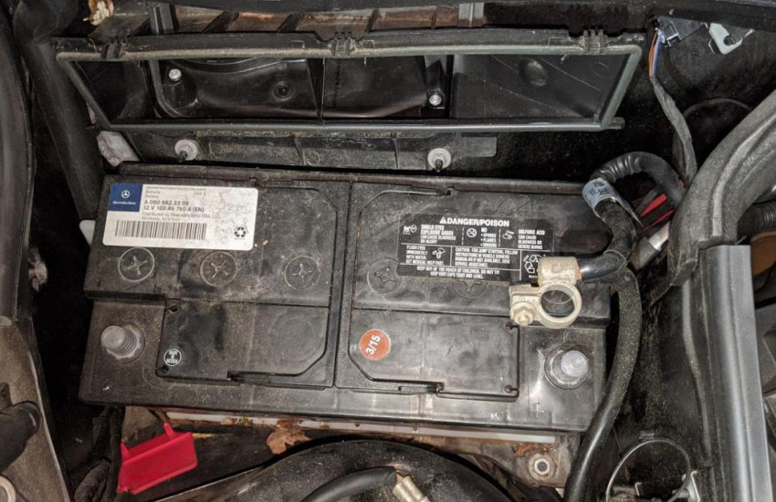 Mercedes-Benz C / CLK Battery Replacement Guide / W203 W209