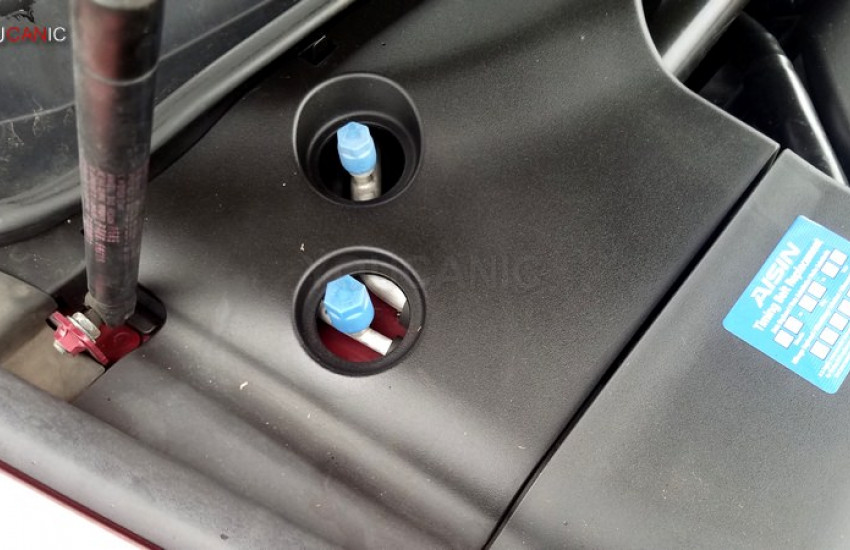 How to Charge Acura A/C