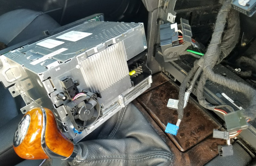 BMW iDrive NAV Failure Due to CCC / CIC Problems