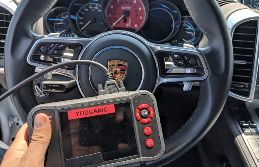 How to Reset Porsche Check Engine Light