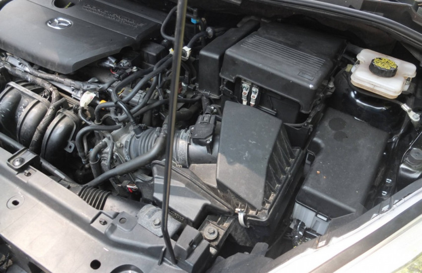 How to Change Battery on Mazda 5 2010-2018