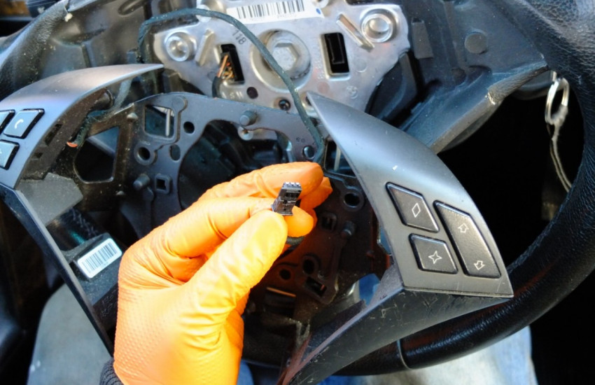 How to Remove BMW Steering Wheel & Airbag