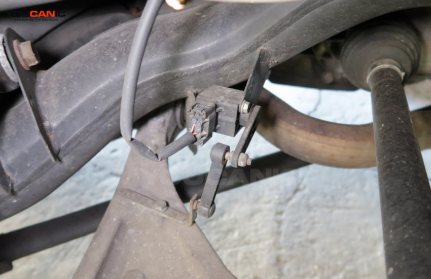 Mercedes-Benz Rear Level Sensor Replacement