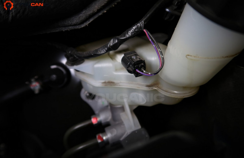 Check or Add Brake Fluid Mitsubishi Vehicles