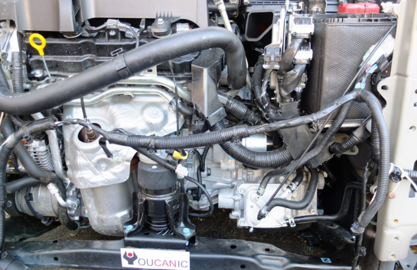 Check Engine Oil Level, Add Oil Nissan Quest 2011-2017