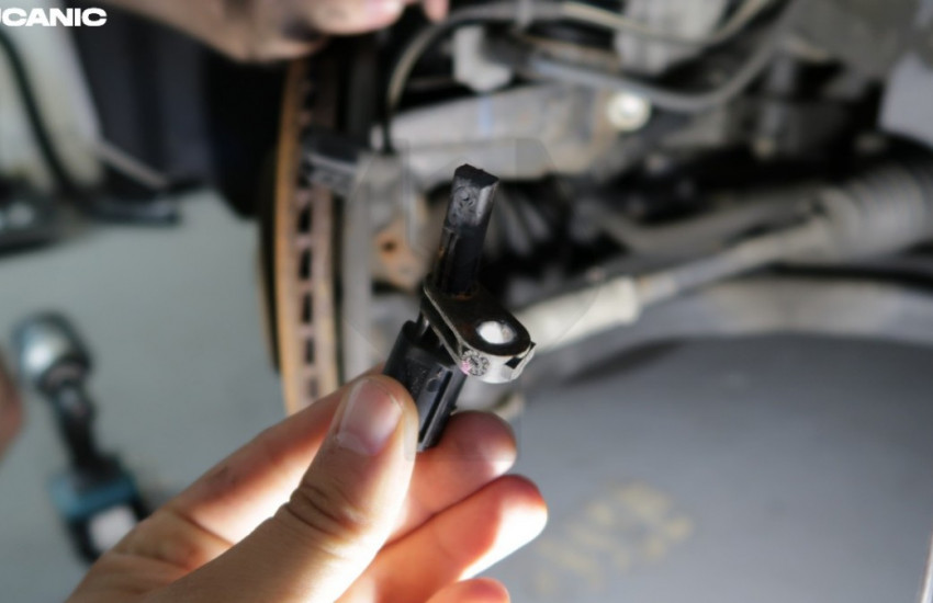 Volkswagen ABS Wheel Speed Sensor Replacement