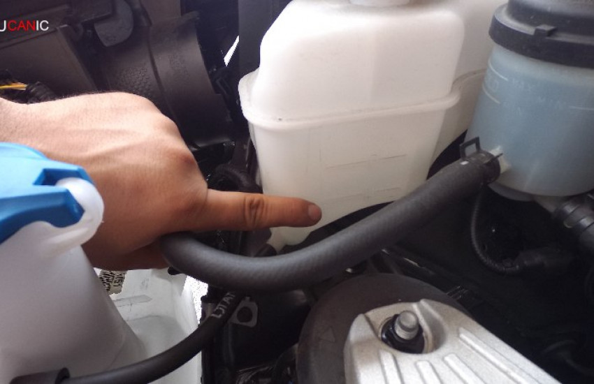 How To Check Coolant Level, Add Antifreeze Kia Sedona