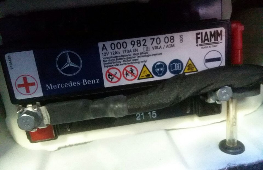 Mercedes-Benz SLK 300 R172 Auxiliary Battery Replacement