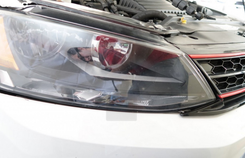 Volkswagen Jetta Parking Light Replacement