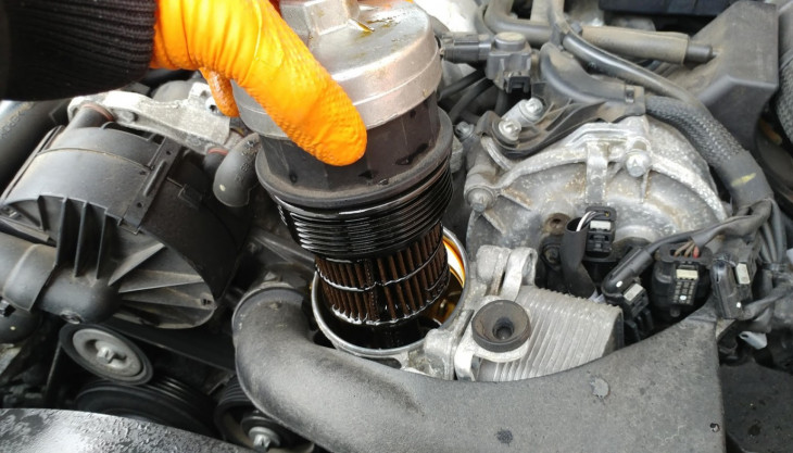 Mercedes-Benz M272 M273 Engine Oil Change Instructions