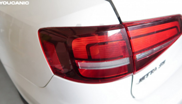 2011-2019 VW Jetta A6 Tail Light Replacement