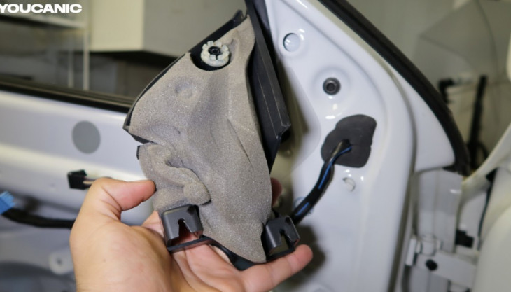 VW Side Mirror Replacement Guide