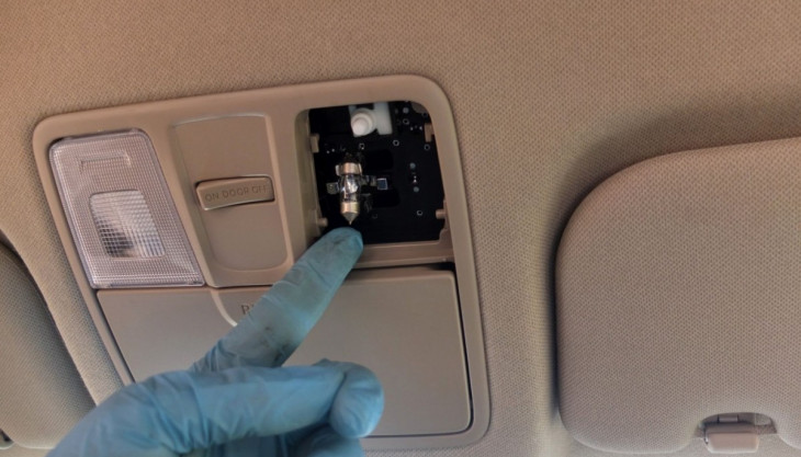 Hyundai Elantra Interior Dome Light Replacement