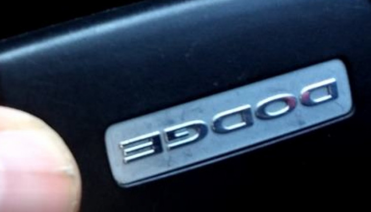 Dodge Key Fob Battery Replacement Instructions