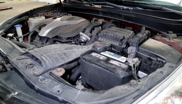 How to Check Add Engine Oil on a Hyundai Sonata