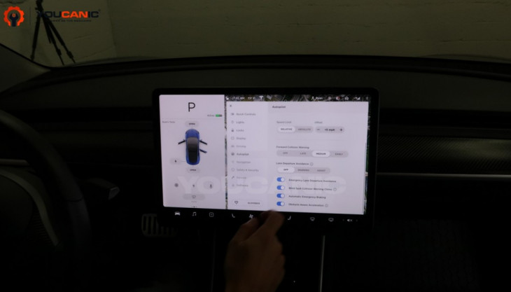 Set Autopilot on Tesla