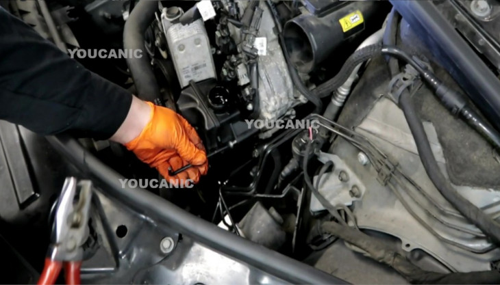 Mercedes Benz Power Steering Reservoir Leak Fix